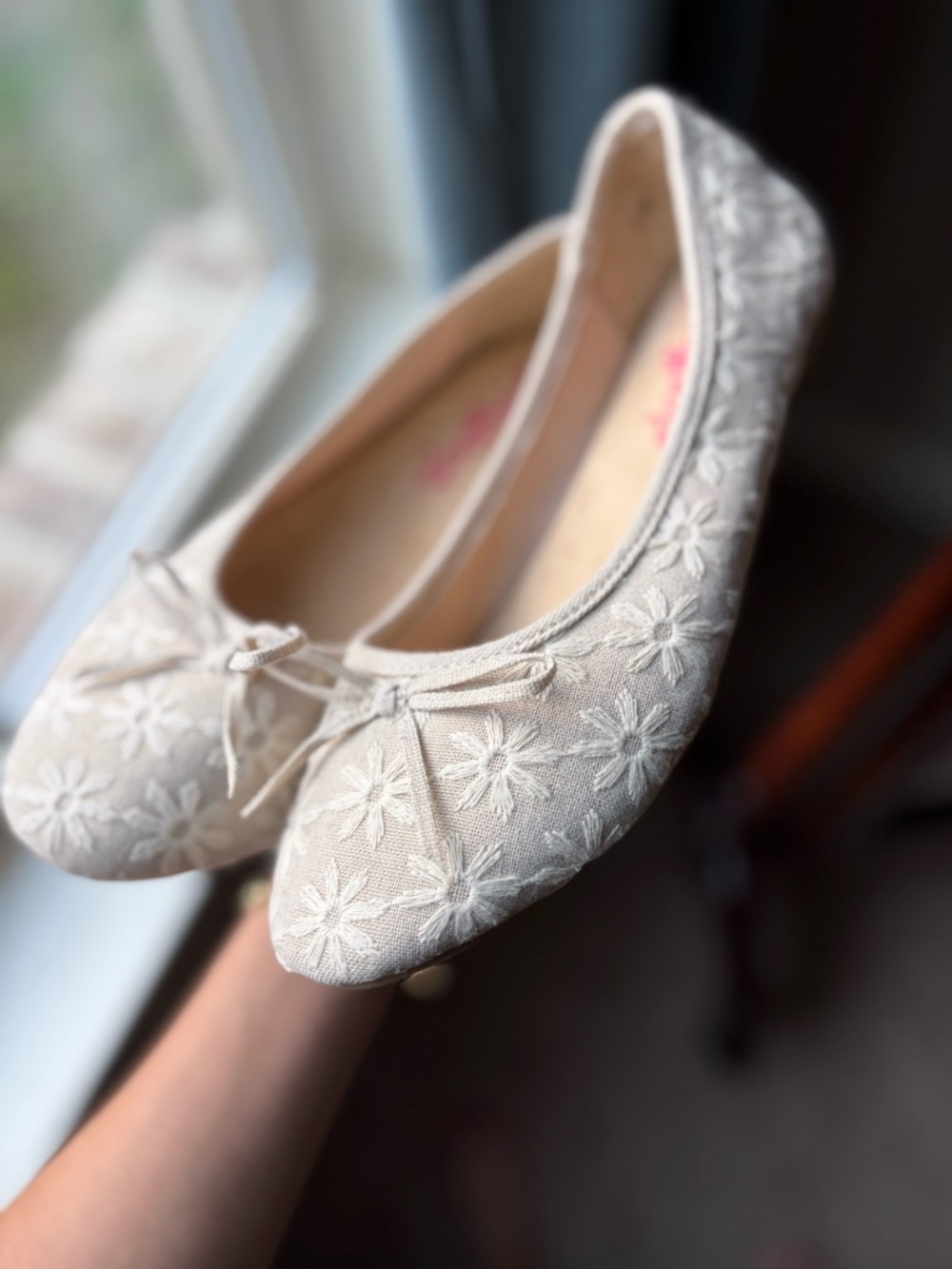 Ballet Flats Women’s size 9.5M Cream Embroidered Floral - Picture 7 of 8